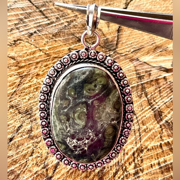 “Peace & Tranquility Stone” Kambaba Jasper Pendant - Picture 3 of 5